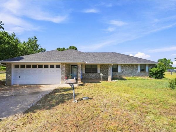 20301 SE 37th Street, Harrah, OK 73045