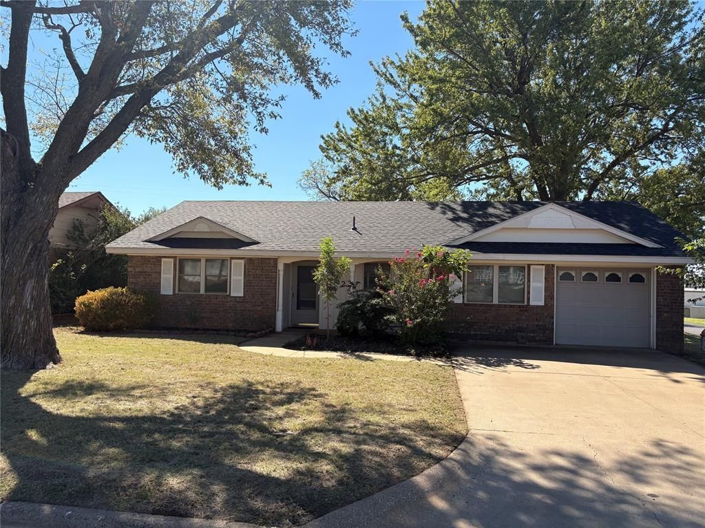 522 W Arlington Avenue, Weatherford, OK 73096 Main Photo