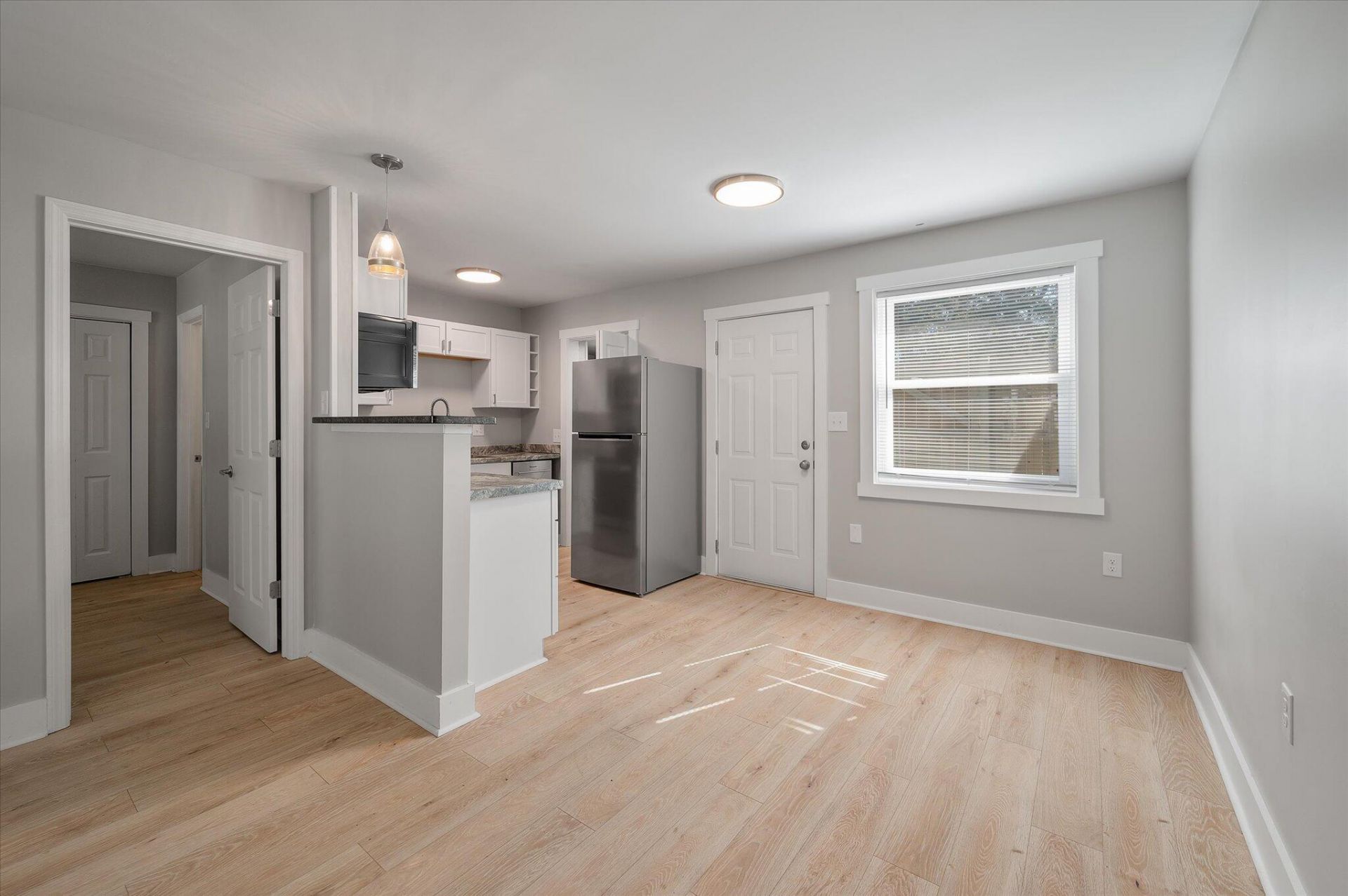 2133 Pierpont Avenue Photo 4