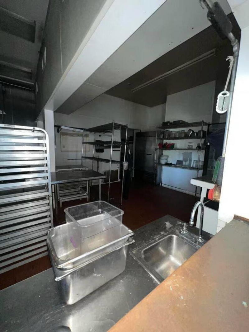 18 Pinckney Street Photo 6