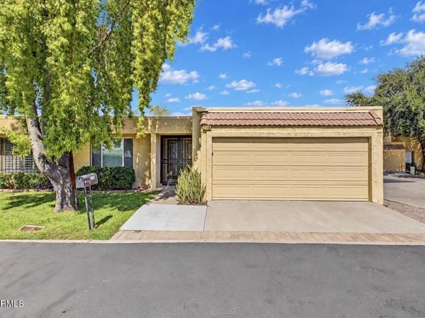 2116 W CLAREMONT Street, Phoenix, AZ 85015