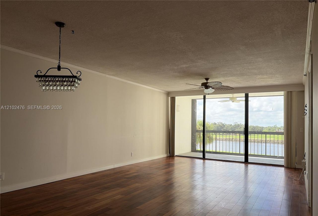 356 Golfview Rd , Unit 305, North Palm Beach, FL 33408 Photo