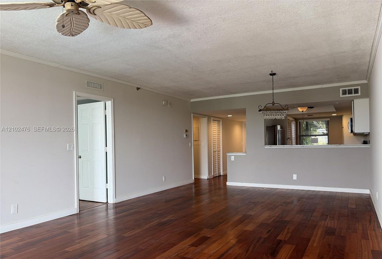 356 Golfview Rd , Unit 305, North Palm Beach, FL 33408 Photo