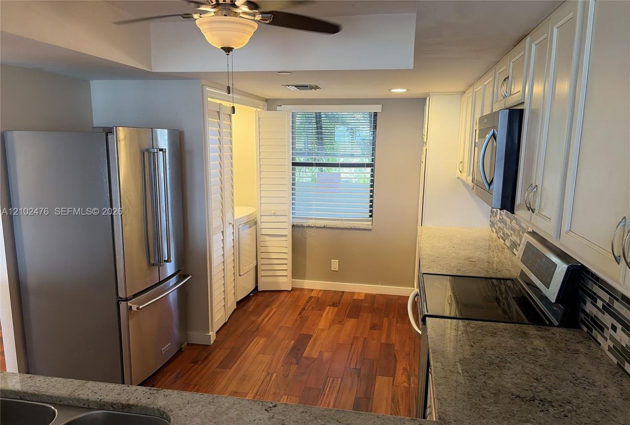 356 Golfview Rd , Unit 305, North Palm Beach, FL 33408 Photo
