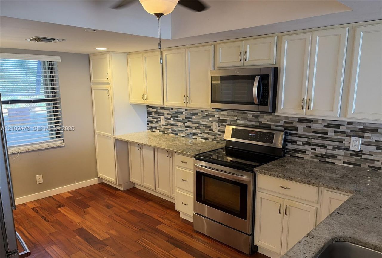 356 Golfview Rd , Unit 305, North Palm Beach, FL 33408 Photo