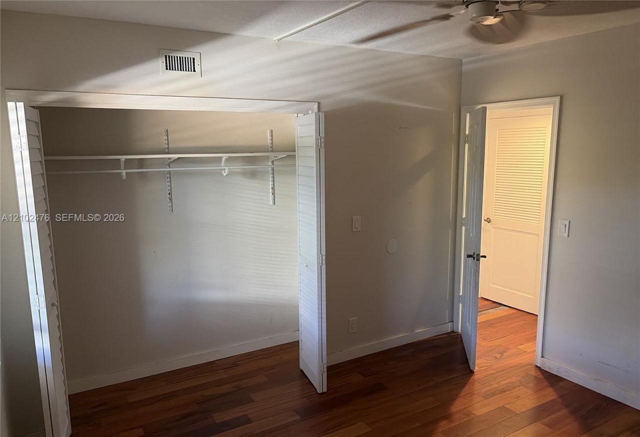 356 Golfview Rd , Unit 305, North Palm Beach, FL 33408 Photo