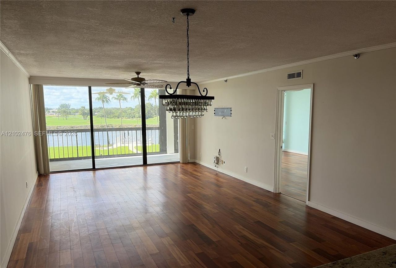 356 Golfview Rd , Unit 305, North Palm Beach, FL 33408 Photo