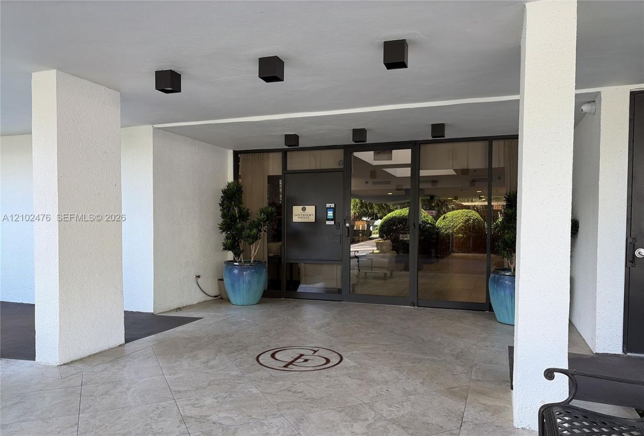 356 Golfview Rd , Unit 305, North Palm Beach, FL 33408 Photo