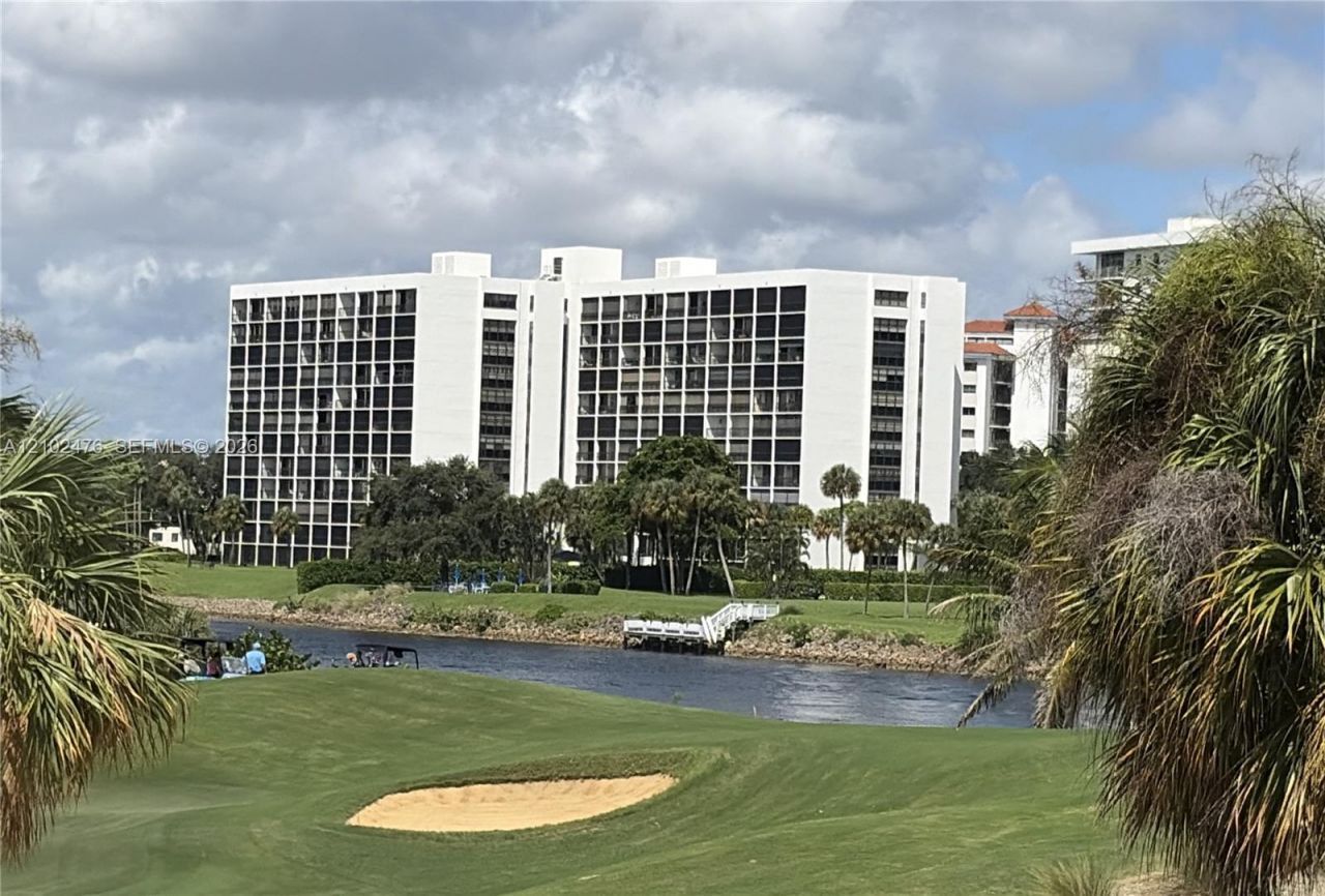 356 Golfview Rd , Unit 305, North Palm Beach, FL 33408 Photo