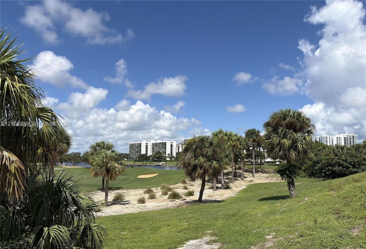 356 Golfview Rd , Unit 305, North Palm Beach, FL 33408 Photo