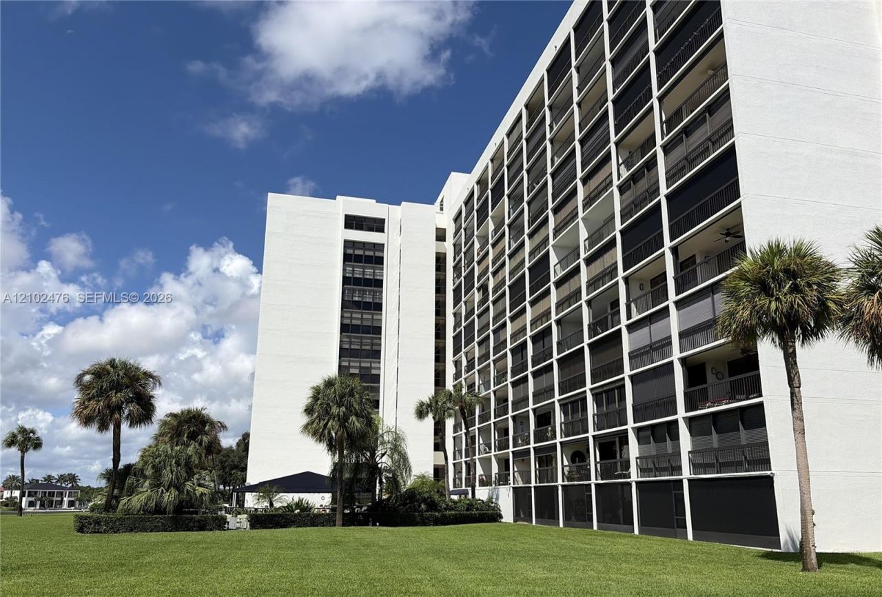 356 Golfview Rd , Unit 305, North Palm Beach, FL 33408 Photo