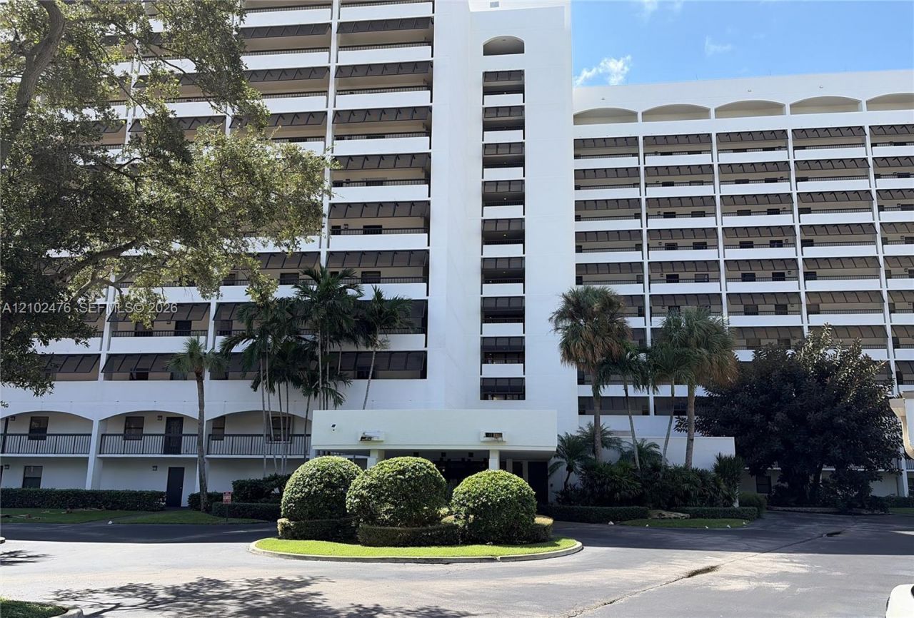 356 Golfview Rd , Unit 305, North Palm Beach, FL 33408 Photo