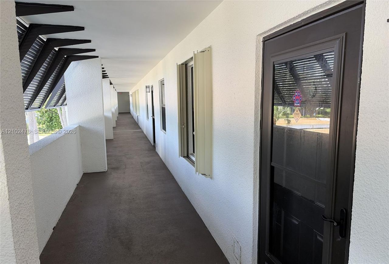 356 Golfview Rd , Unit 305, North Palm Beach, FL 33408 Photo