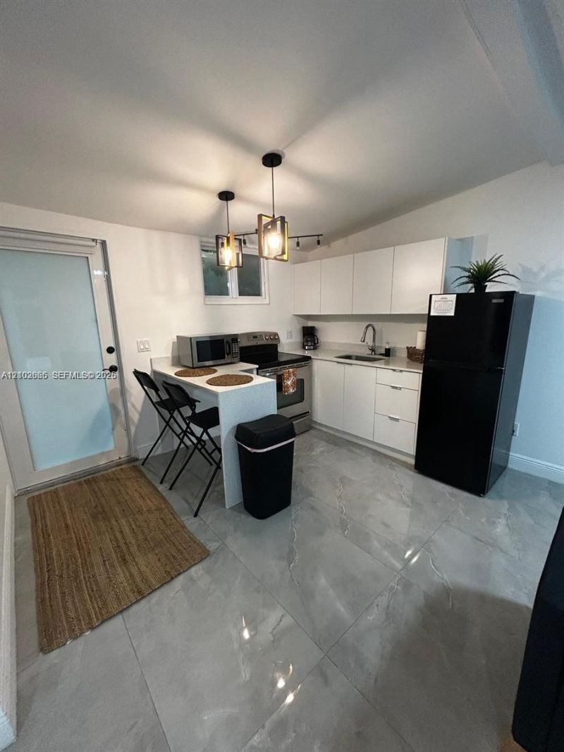 1945 NW 33rd St, Unit 2, Miami, FL 33142 Photo