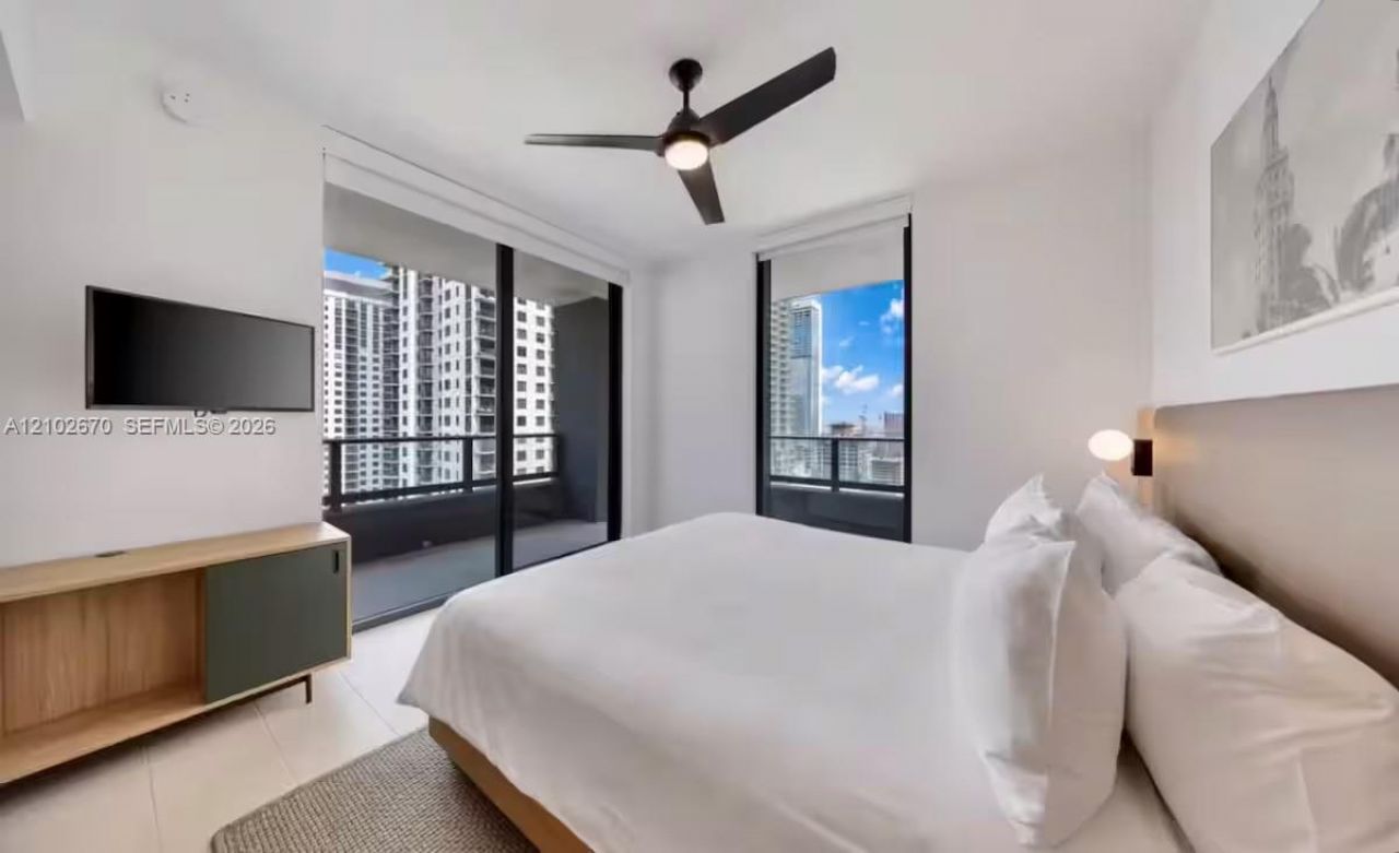 159 NE 6th St , Unit 3202, Miami, FL 33132 Photo