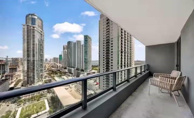 159 NE 6th St , Unit 3202, Miami, FL 33132 Photo