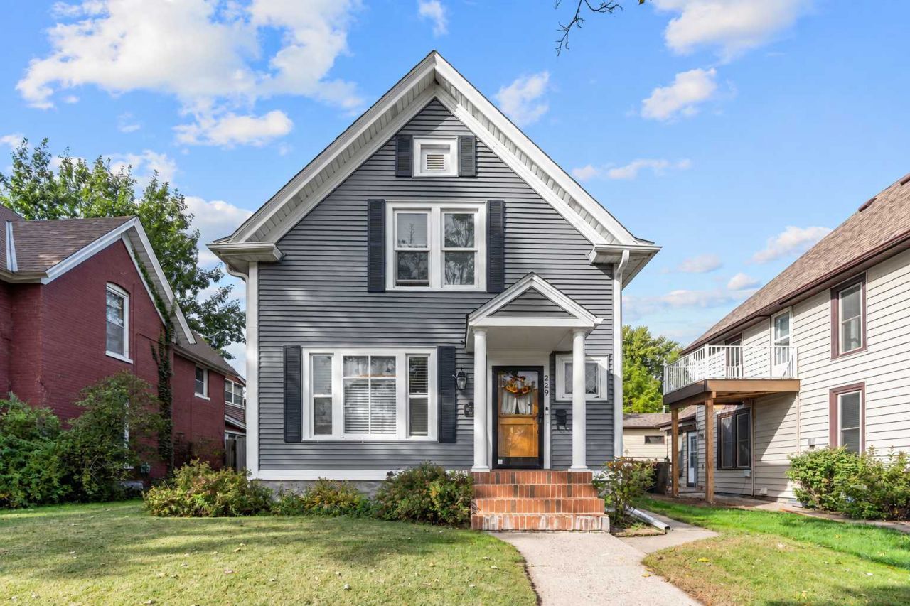 229 4th Avenue N, South Saint Paul, MN 55075 Main Photo