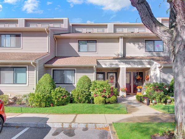 100 Daly Blvd , Unit 2815, Hempstead, NY 11572