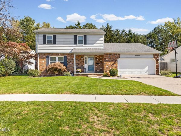 1517 Forester Drive, Oregon, OH 43616