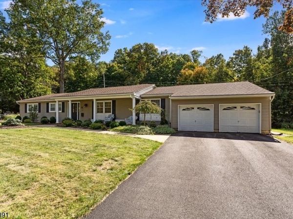 5 Beech Dr, Morris Plains, NJ 07950