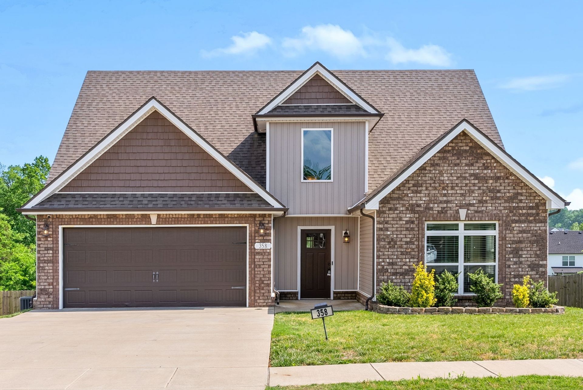 358 Wingfield Dr, Clarksville, TN 37043 Main Photo