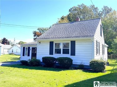 11 W Doughty Street, Dunkirk, NY 14048