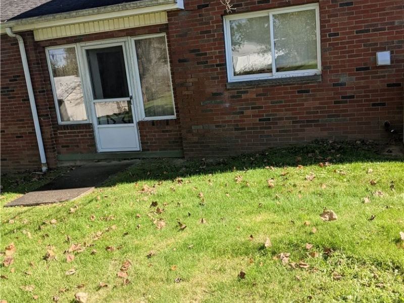 72140 Sharon Road, Bridgeport, OH 43912 Photo 2