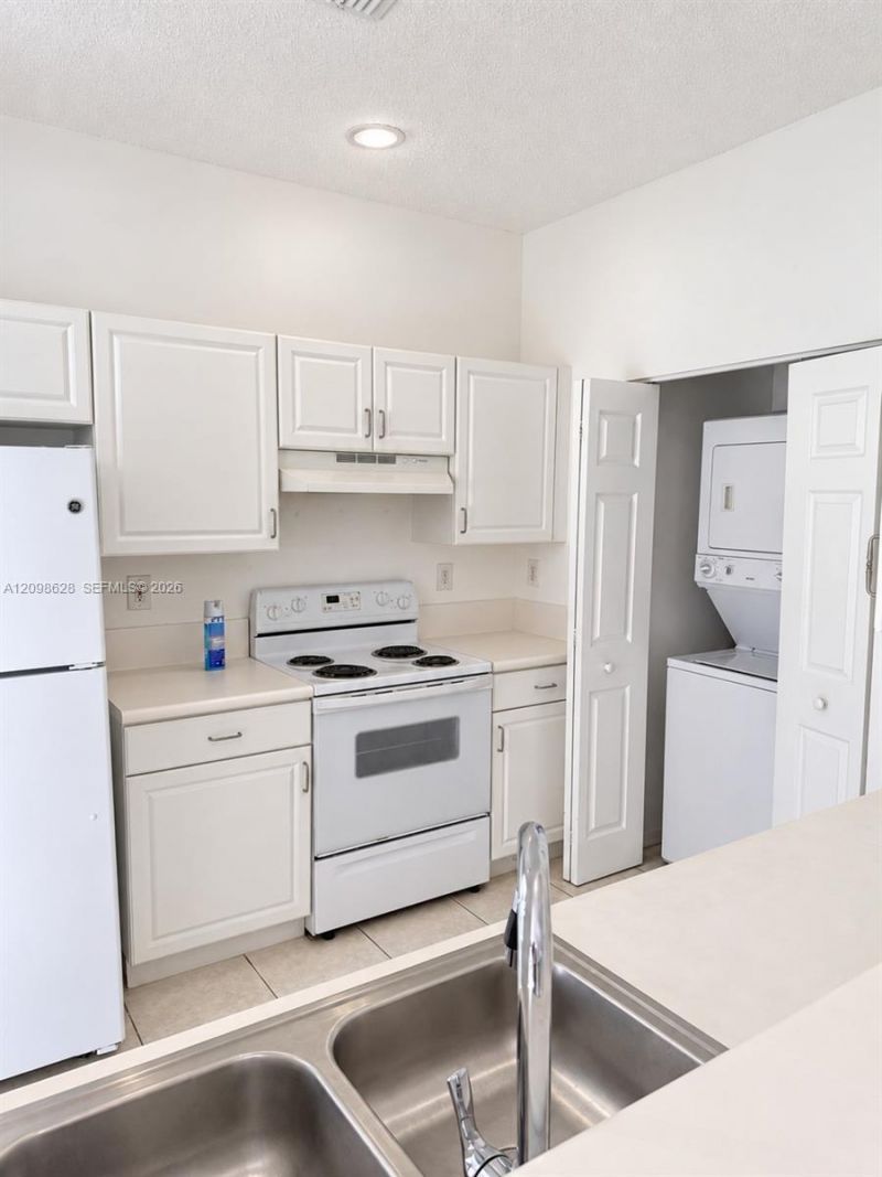 2365 NE 42nd Cir, Homestead, FL 33033 Photo