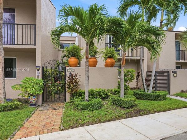 9135 Fontainebleau Blvd , Unit 2, Miami, FL 33172