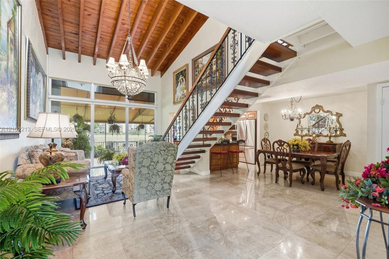 9135 Fontainebleau Blvd , Unit 2, Miami, FL 33172 Photo