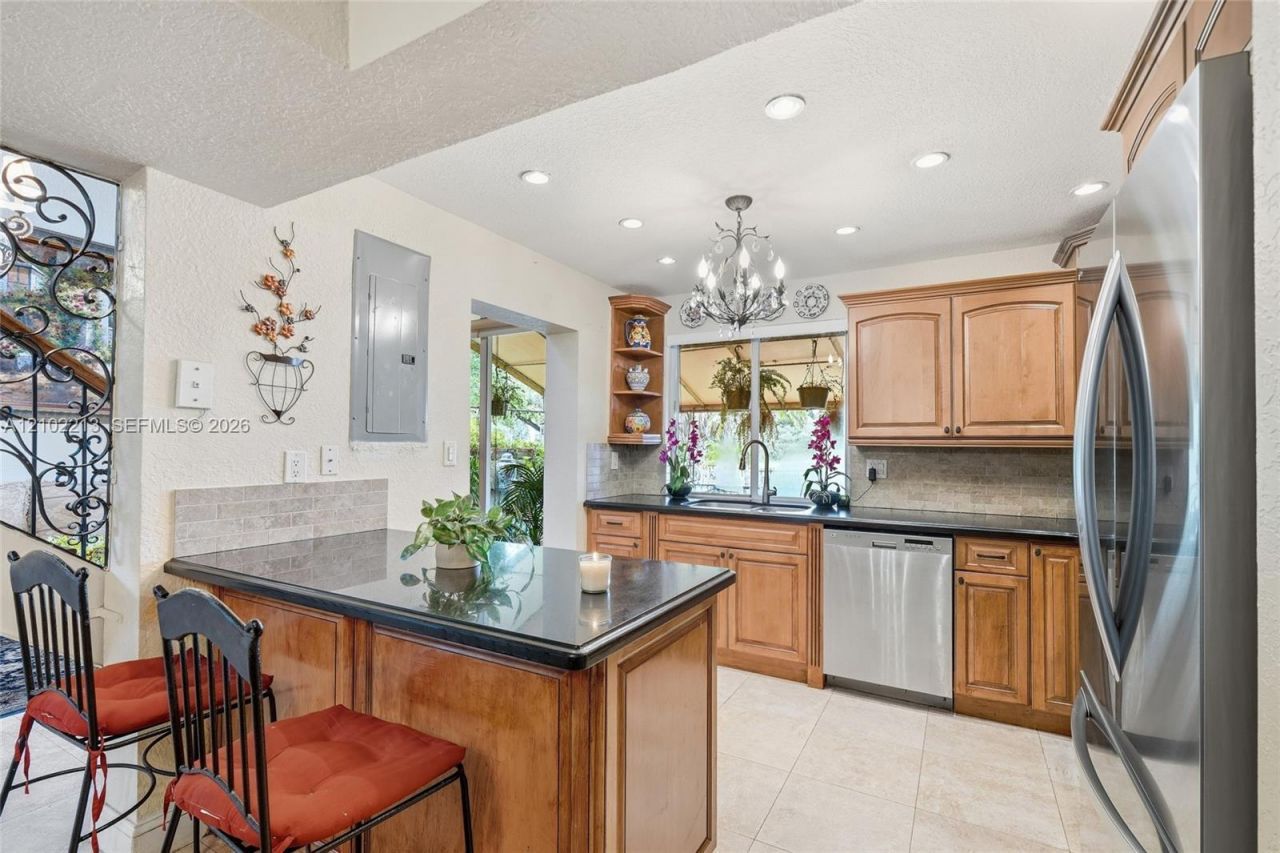 9135 Fontainebleau Blvd , Unit 2, Miami, FL 33172 Photo