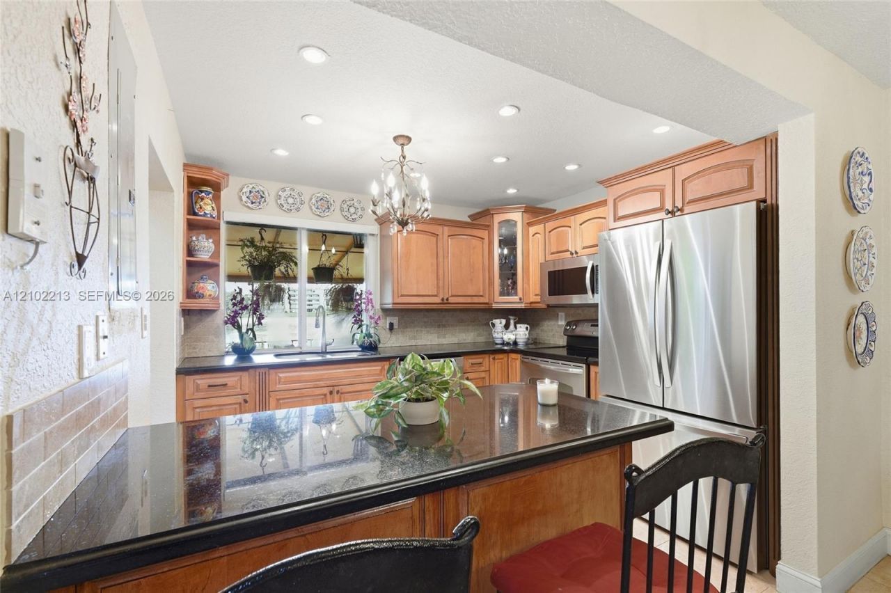 9135 Fontainebleau Blvd , Unit 2, Miami, FL 33172 Photo