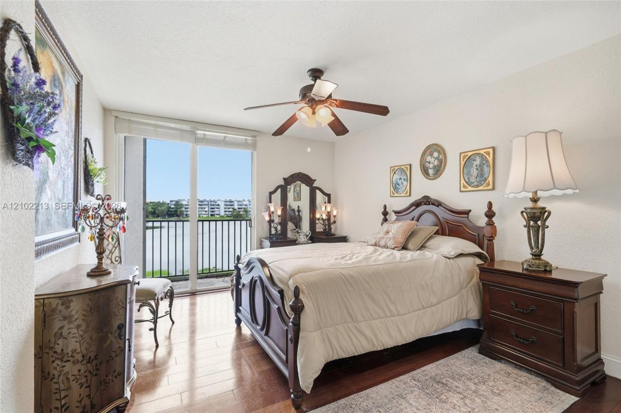 9135 Fontainebleau Blvd , Unit 2, Miami, FL 33172 Photo