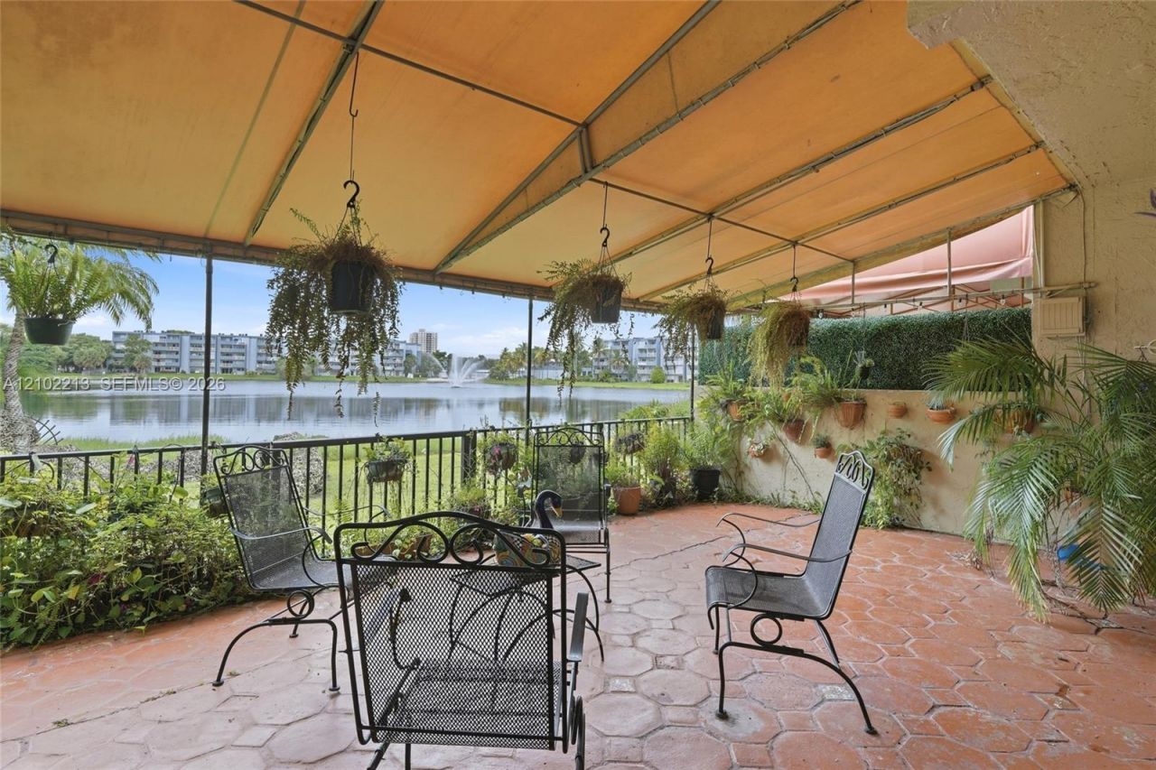 9135 Fontainebleau Blvd , Unit 2, Miami, FL 33172 Photo