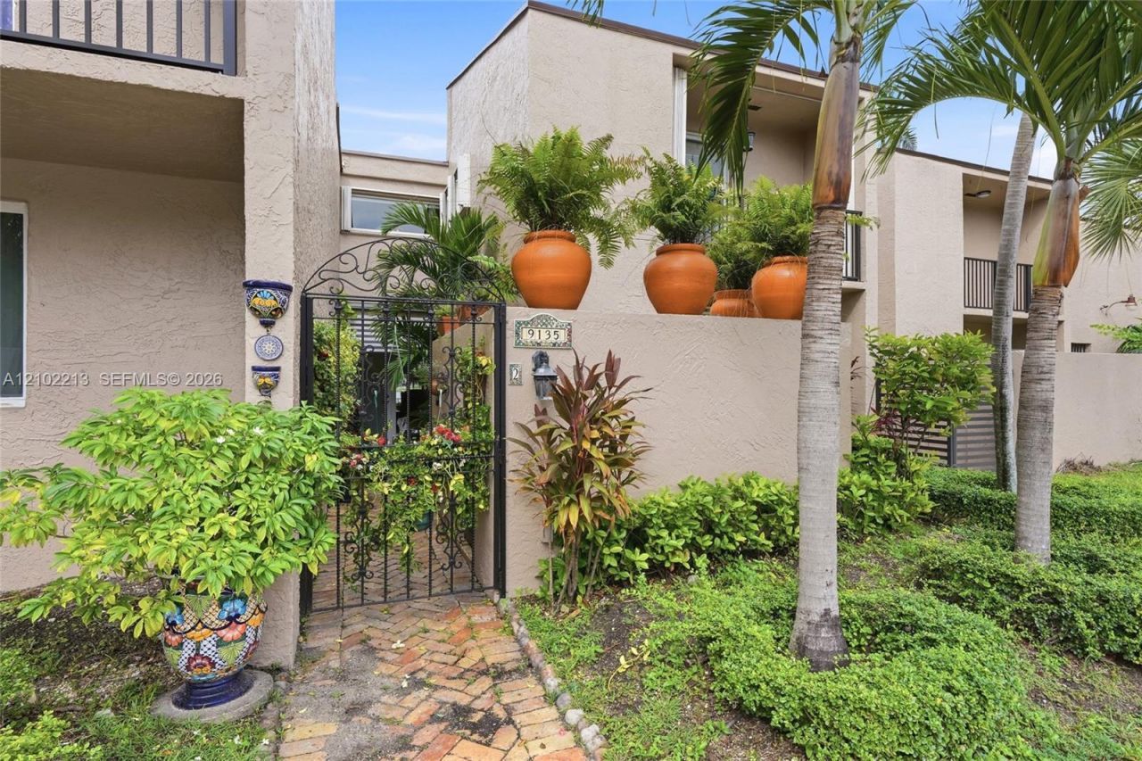 9135 Fontainebleau Blvd , Unit 2, Miami, FL 33172 Photo