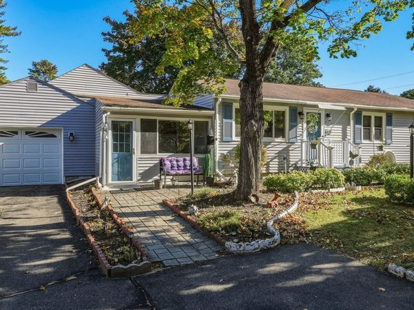 91 Batchelor St, Granby, MA 01033