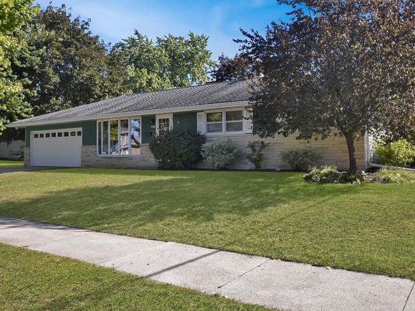 1017 E Kilbourn AVENUE, West Bend, WI 53095