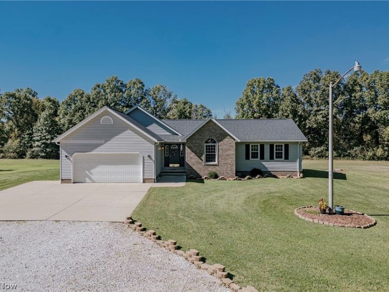 15705 Lowe Road NE, Alliance, OH 44601 Photo 1