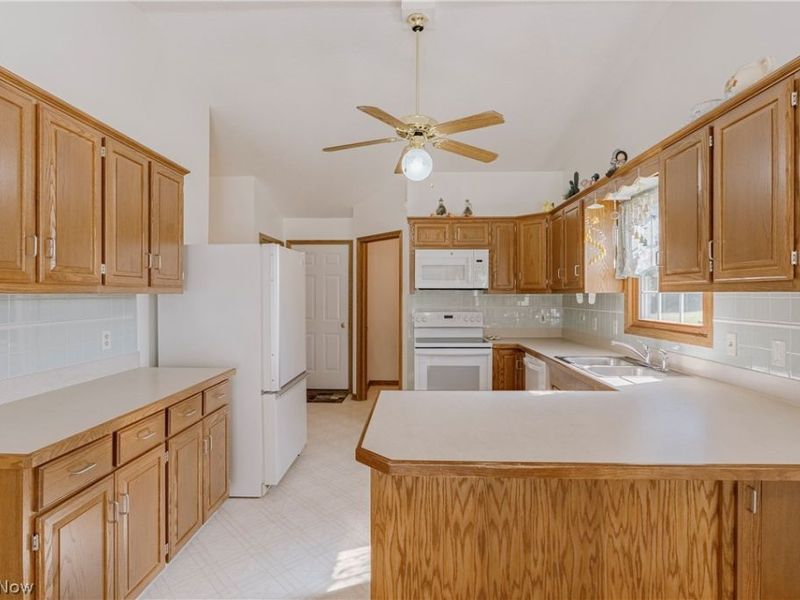 15705 Lowe Road NE, Alliance, OH 44601 Photo 10