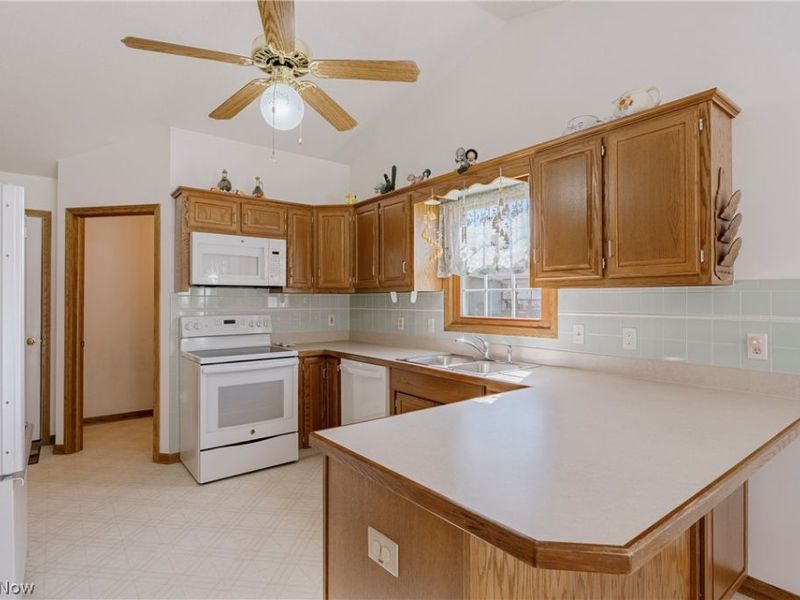15705 Lowe Road NE, Alliance, OH 44601 Photo 11