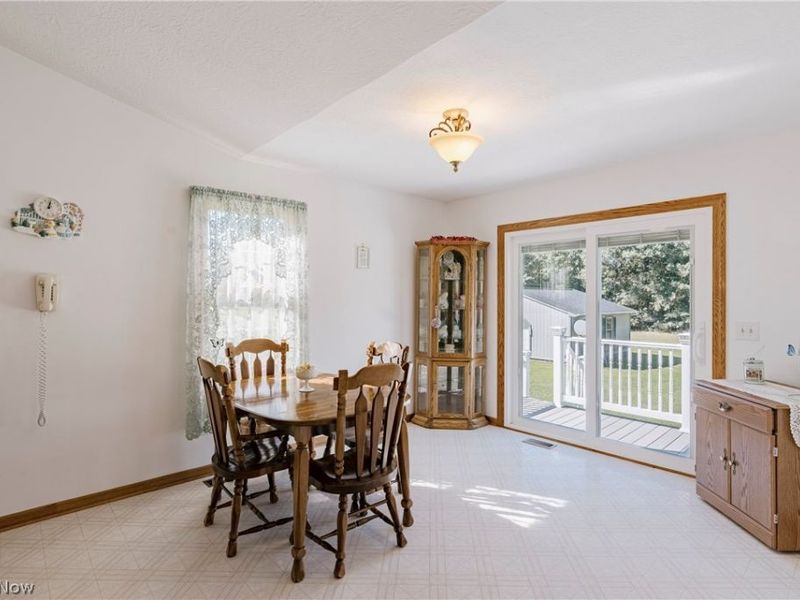 15705 Lowe Road NE, Alliance, OH 44601 Photo 13