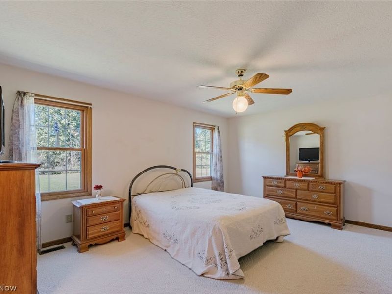 15705 Lowe Road NE, Alliance, OH 44601 Photo 14