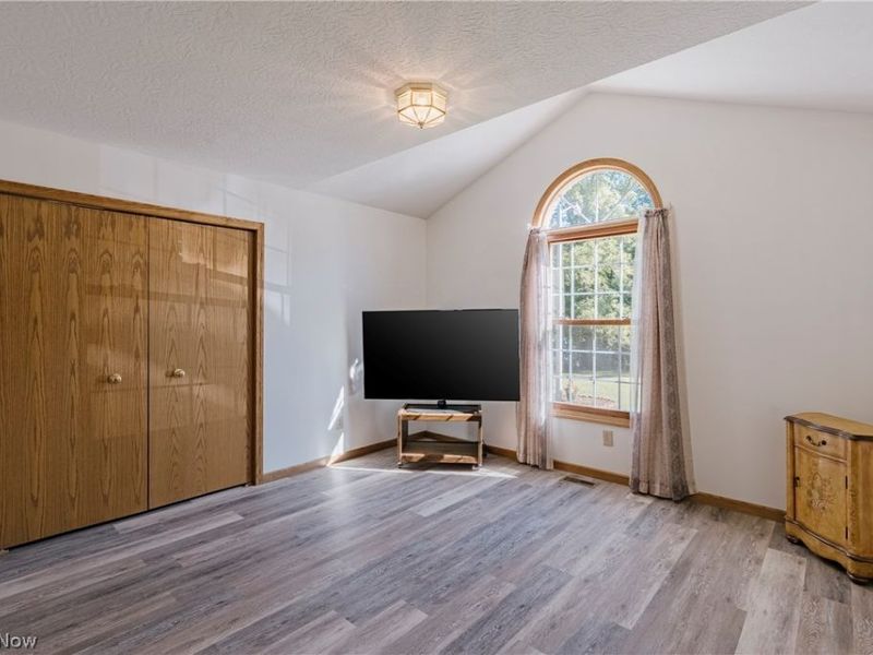15705 Lowe Road NE, Alliance, OH 44601 Photo 20
