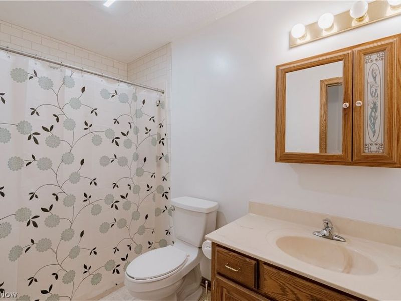 15705 Lowe Road NE, Alliance, OH 44601 Photo 22