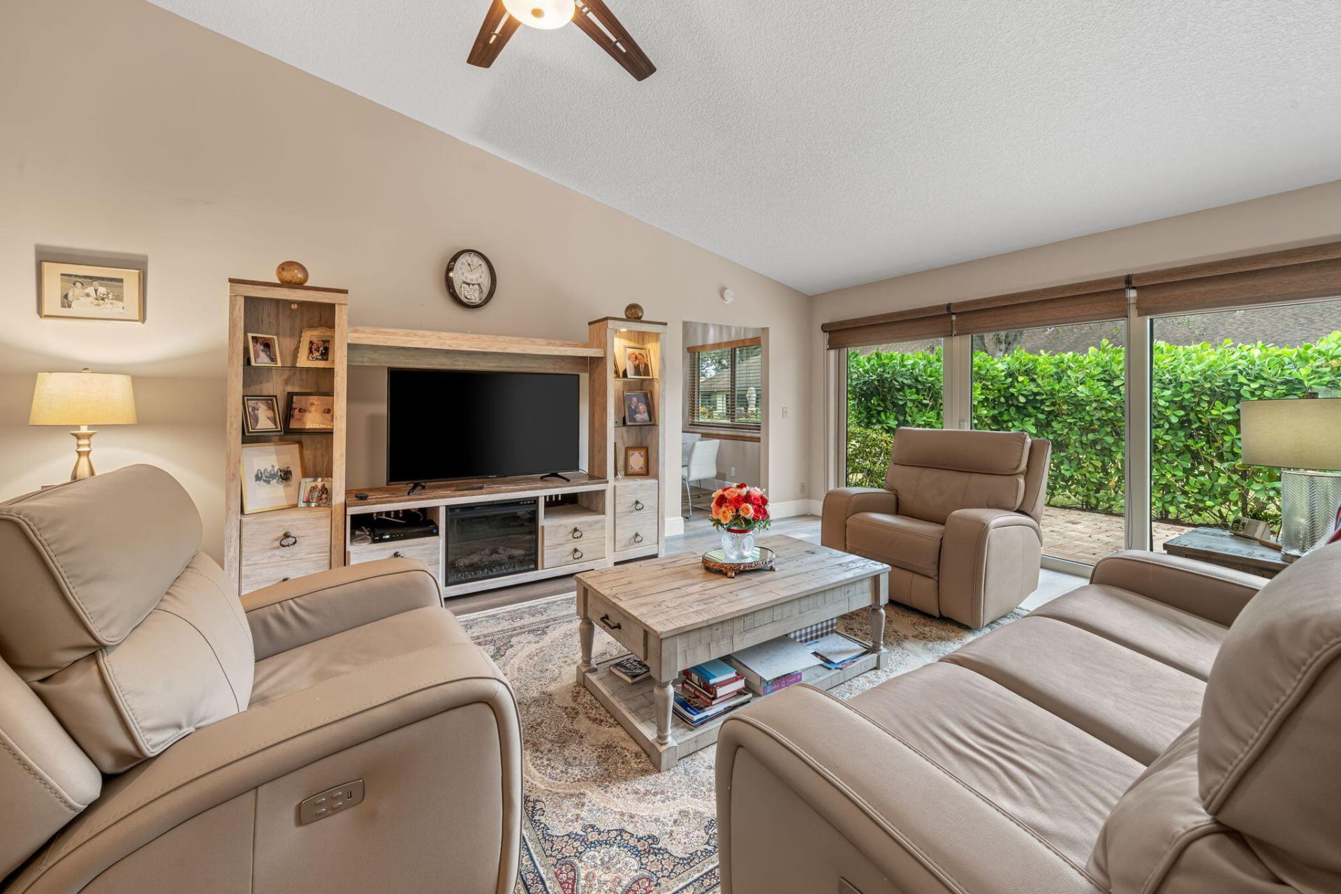137 Meander Circle, Royal Palm Beach, FL 33411 Photo