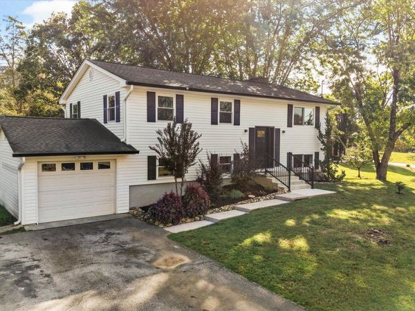 712 Owl Hollow Rd, Knoxville, TN 37923