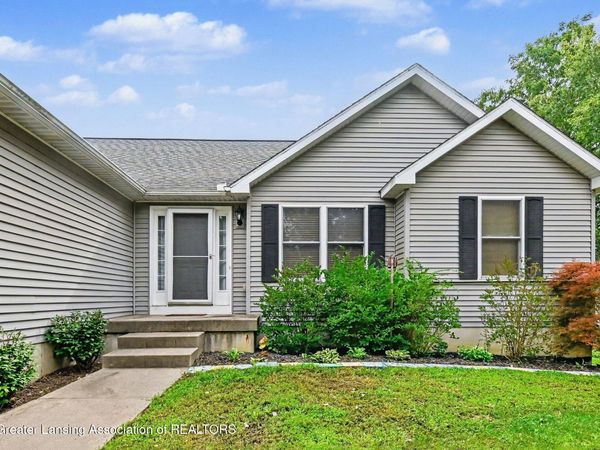 1206 N Waverly Road, Dimondale, MI 48821