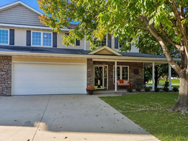 15598 Buena Vista Lane, Clive, IA 50325