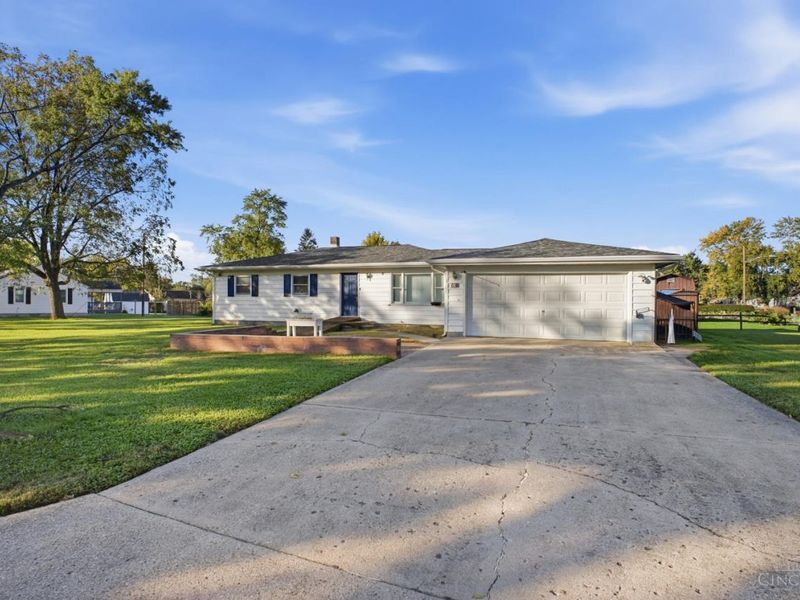 3801 Angus Lane, Moraine, OH 45439 Photo 1