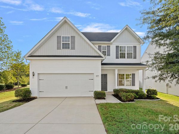 6215 Paw Village Road , Charlotte, NC 28214